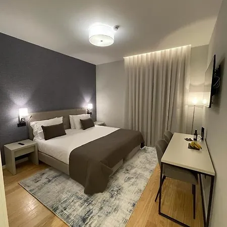 Pier House Apartman *