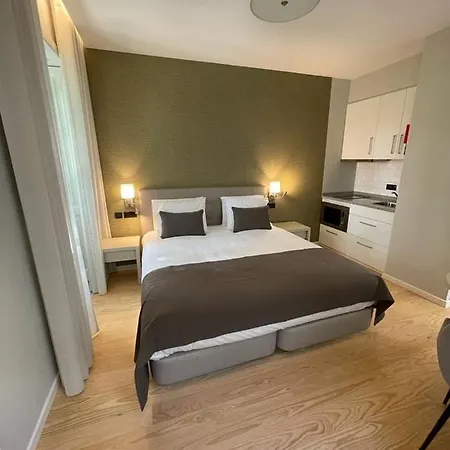 Pier House Apartmán *