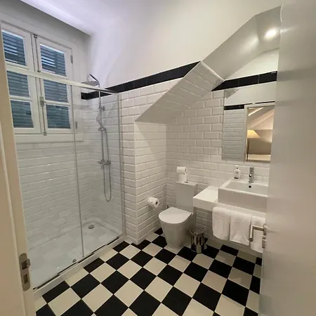 Pier House Apartment *